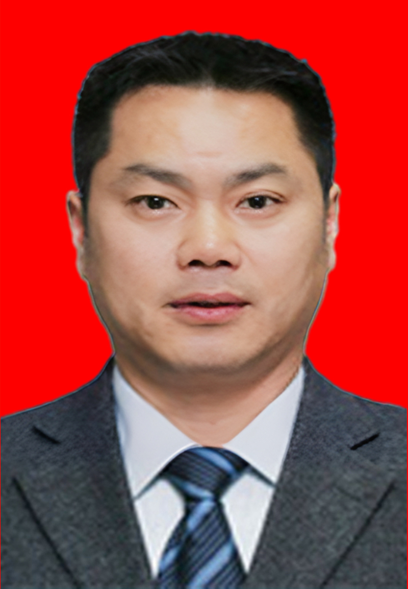 周万春   副会长，昆明市路桥商会会长，云南六心经贸有限公司董事长