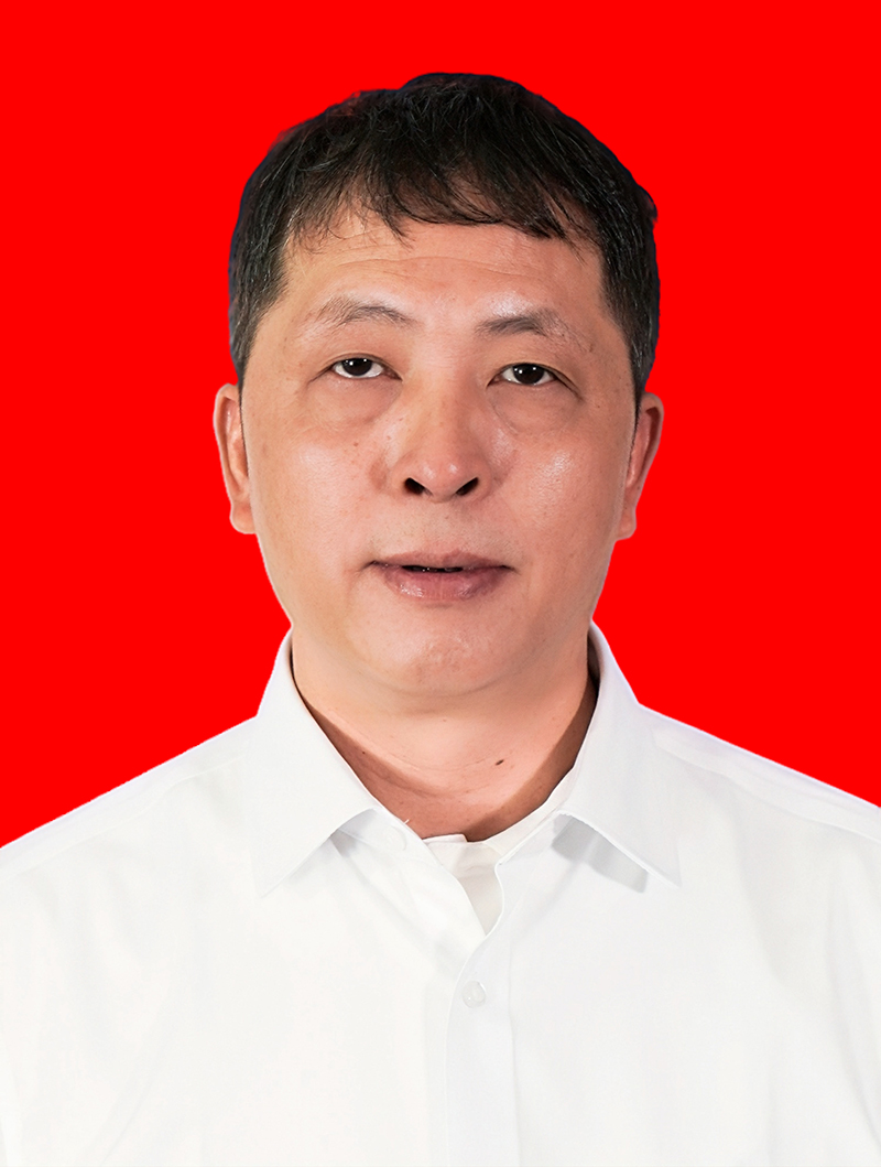 杨旭平  副会长，云南力豹服装制造有限公司总经理