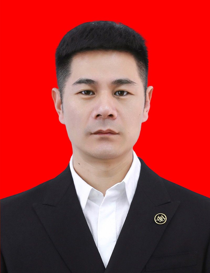 黄方敏  副会长，云南韩恩企业管理有限公司总经理