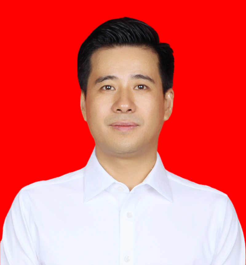林兵   副会长，郎帝服饰云南公司总经理