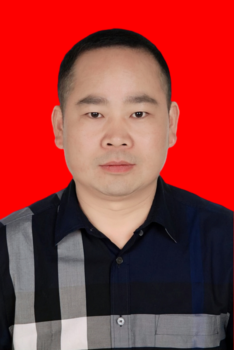 鲍祥尧  常务副会长，大理州浙江商会会长，大理市汇祥塑业有限公司董事长