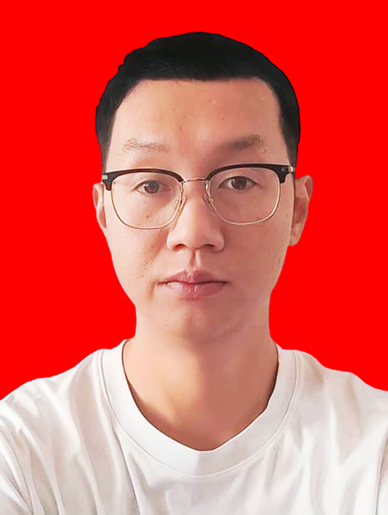 裘宇琛  副会长，云南多地工贸有限公司董事长