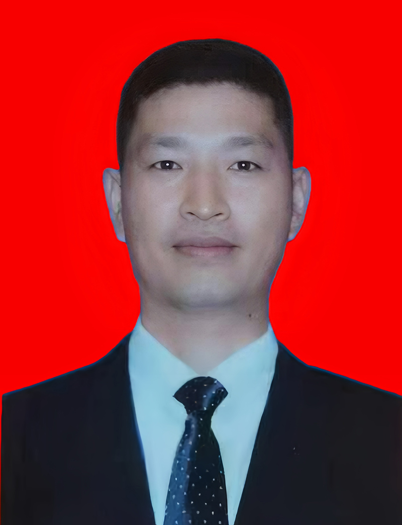 王小宝  常务副会长，聚宝轩红木第一楼董事长