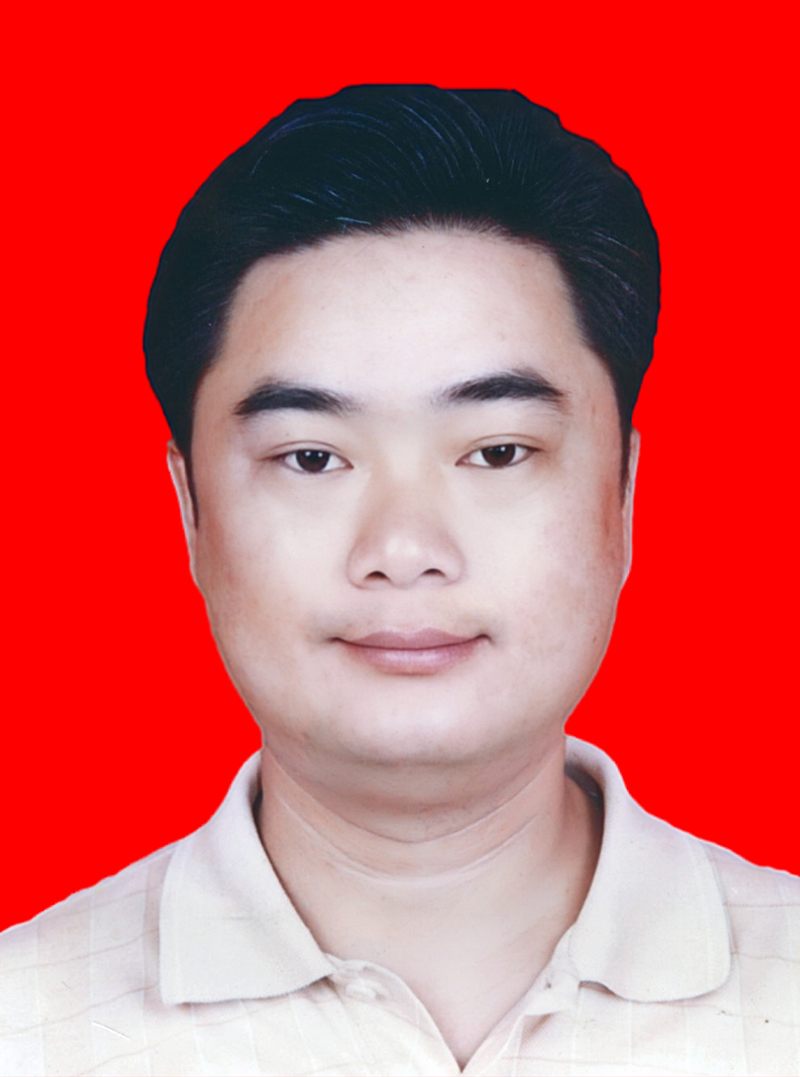 李先龙   常务副会长，昆明益邦投资有限公司董事长