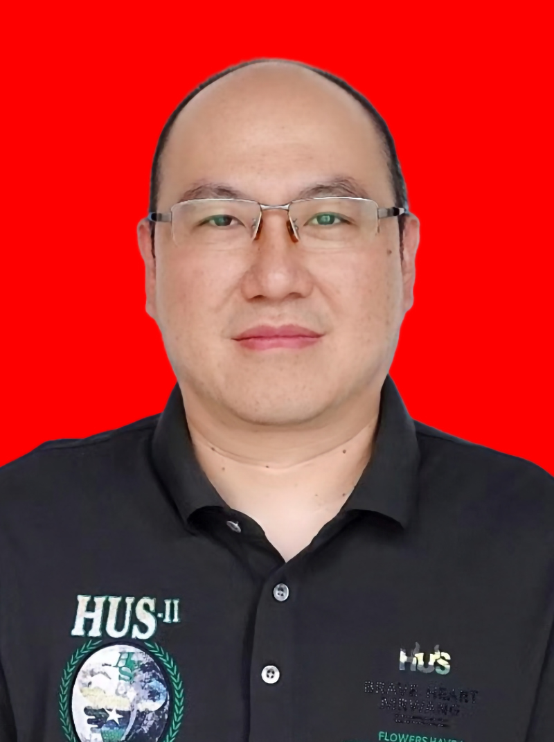 杨军  常务副会长，云南木易元商贸有限公司总经理