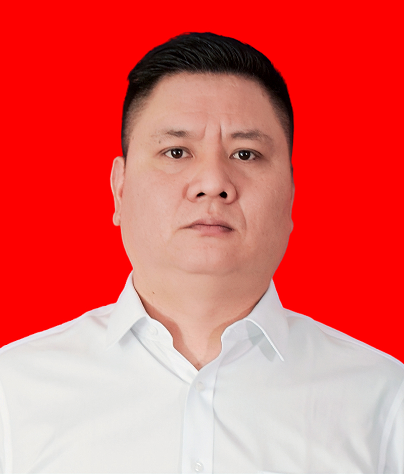 杨光明  副会长，光明通讯经营部总经理