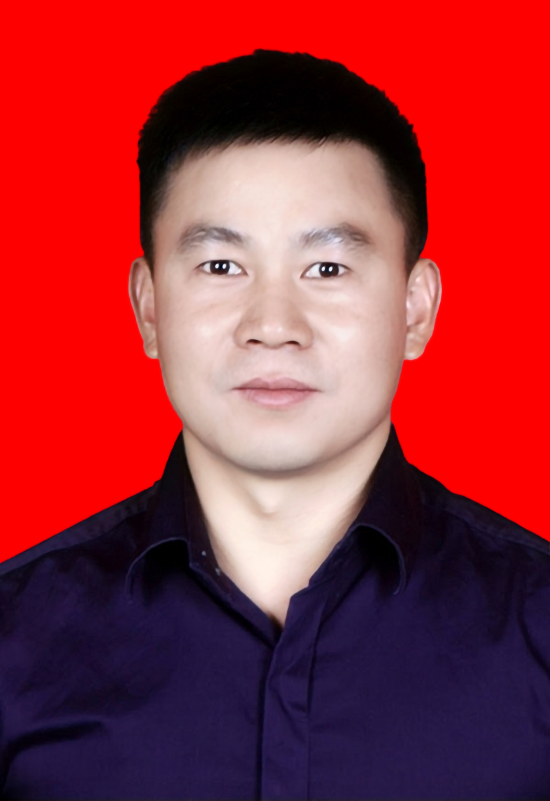 吕富林  常务副会长，云南美易邦德电力科技有限公司总经理