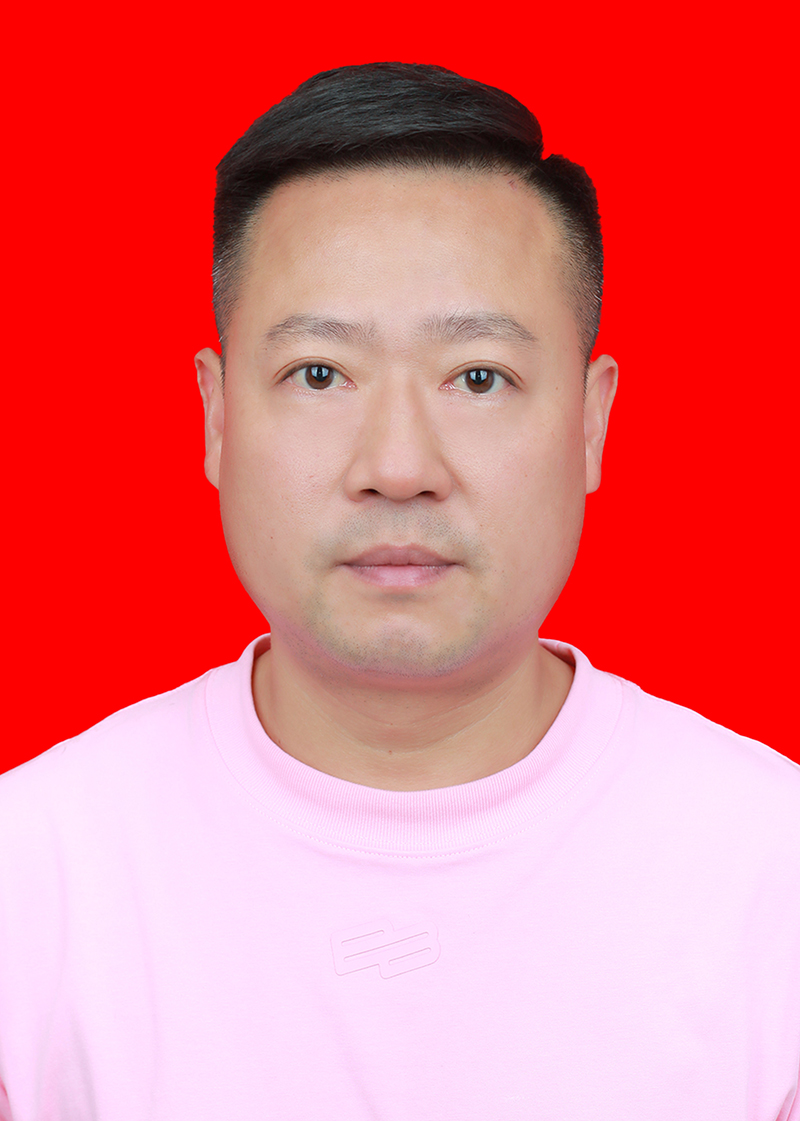 周林敏  副会长，云南家易购商贸有限公司董事长