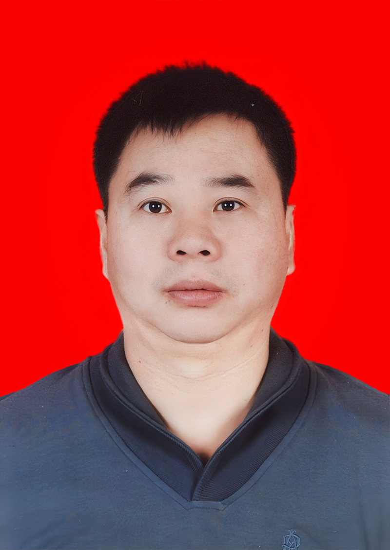 徐洪尧  执行会长，昆明市绍兴商会会长，云南洪尧园林绿化工程有限公司董事长