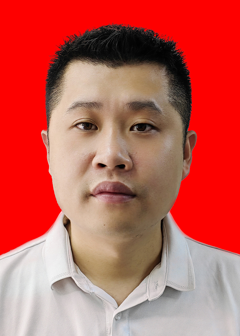 徐明科  副会长，温州安戈警用装备有限公司昆明分公司总经理