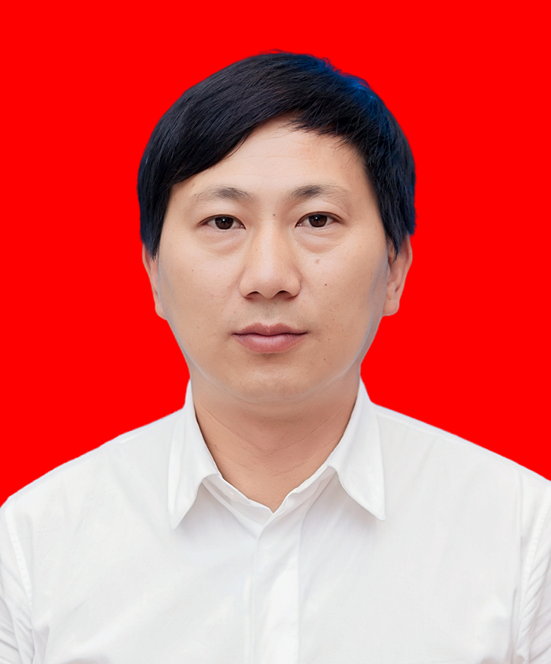 郭廷峰   常务副会长，云南大乔机械设备有限公司总经理