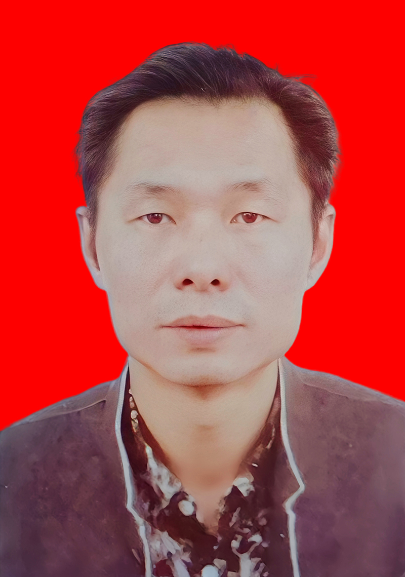叶兴伟   常务副会长，云南悦成国际商业广场董事长