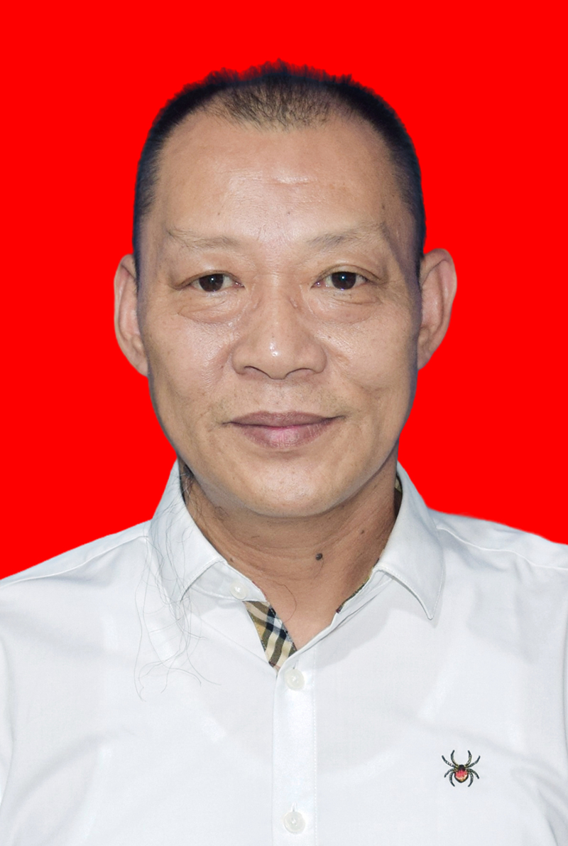 杨仲恺  副会长，昆明正申百货总经理