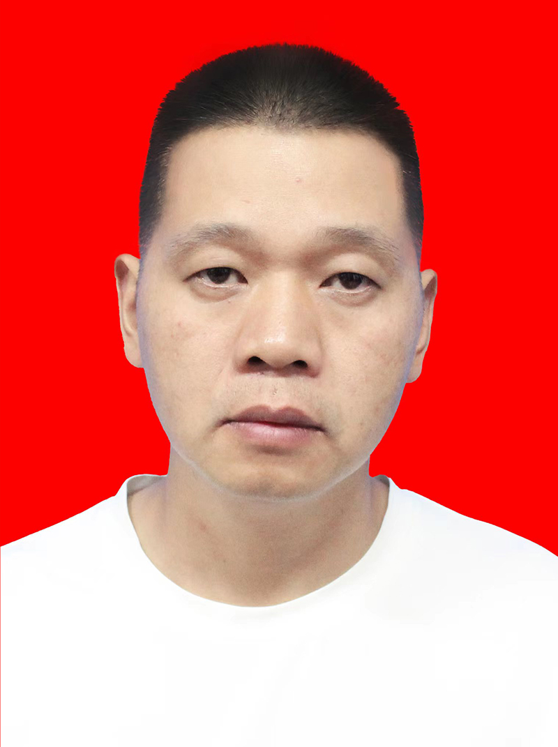 卢国斌  副会长，云南恒辉旅游开发管理有限公司总经理