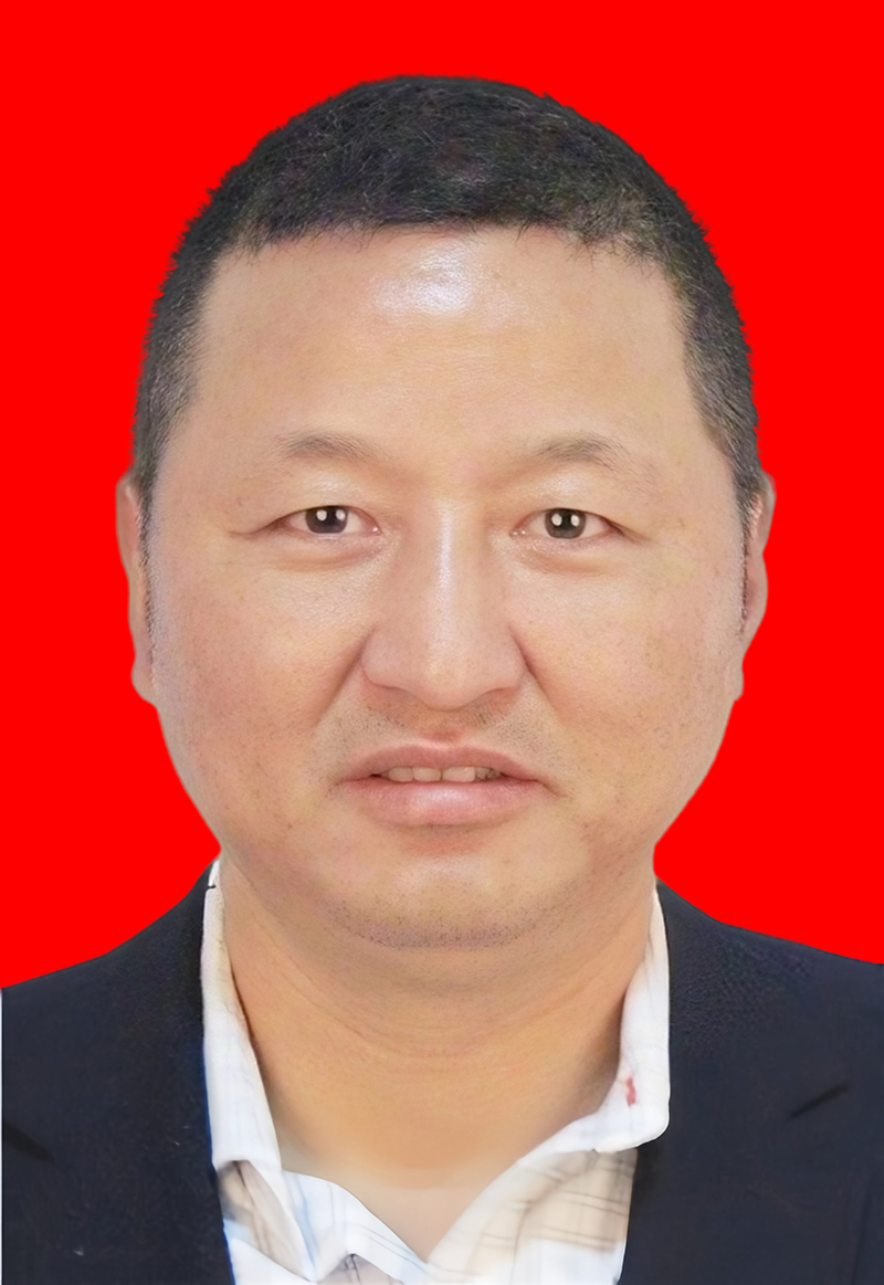 占家建  常务副会长，云南裕兴置业有限公司西双版纳分公司董事长