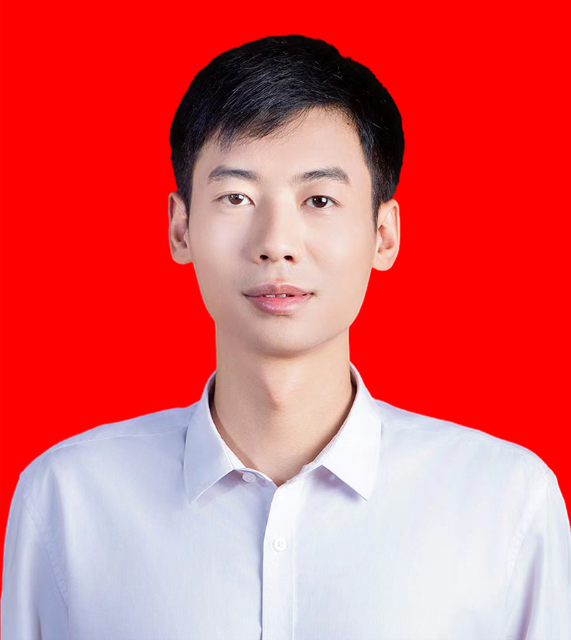 金康康  副会长，云南曼高环境艺术设计有限公司总经理