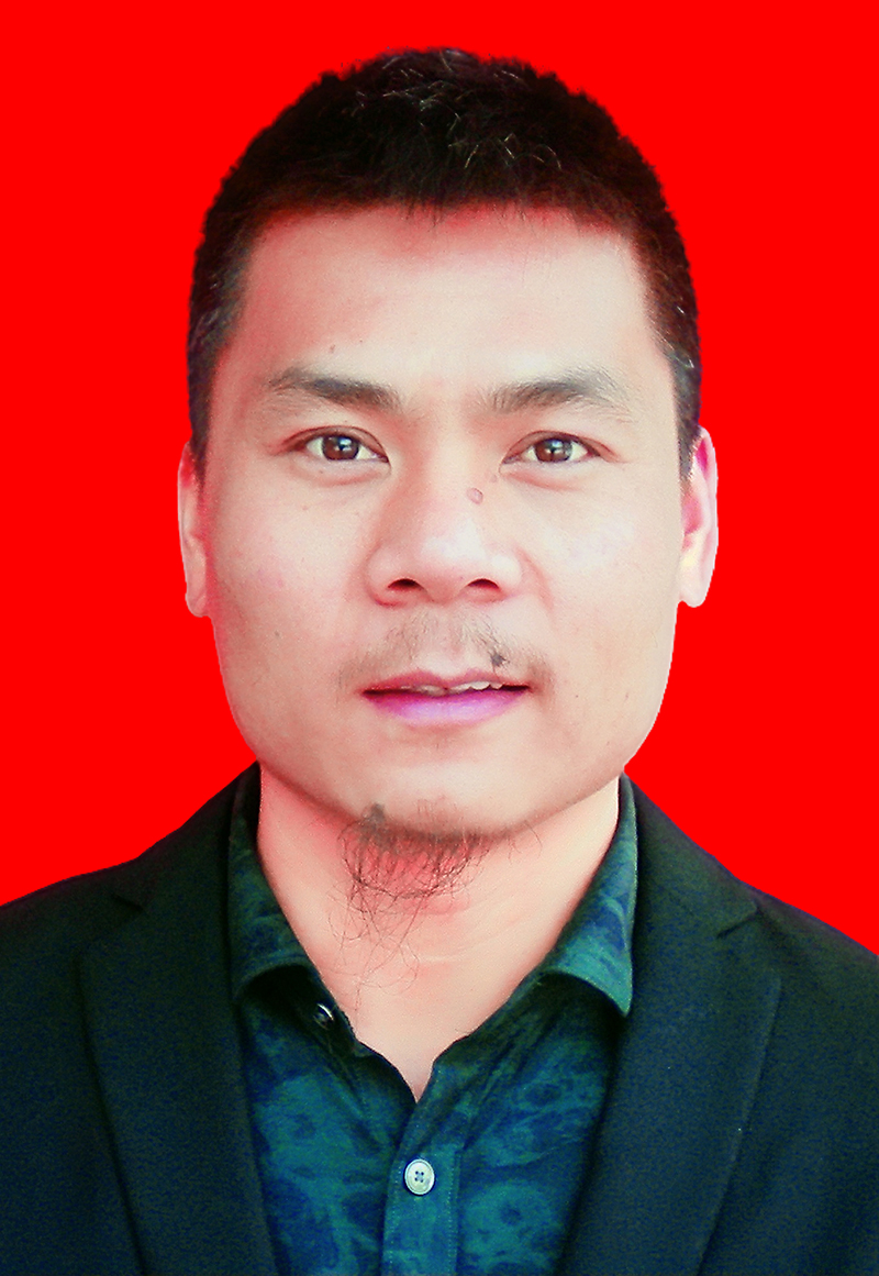 李浙波  副会长，云南中力集装箱有限公司董事长